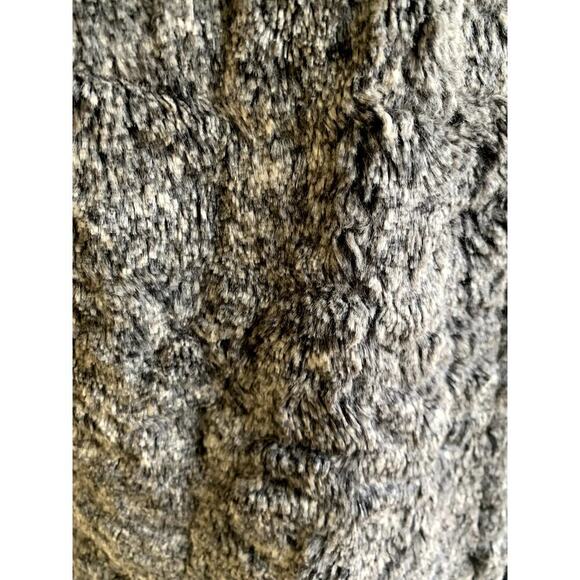 Chico's Faux Fur Chinchilla Long Brown Vest Size Chico's 1 or Size Medium - Picture 4 of 7